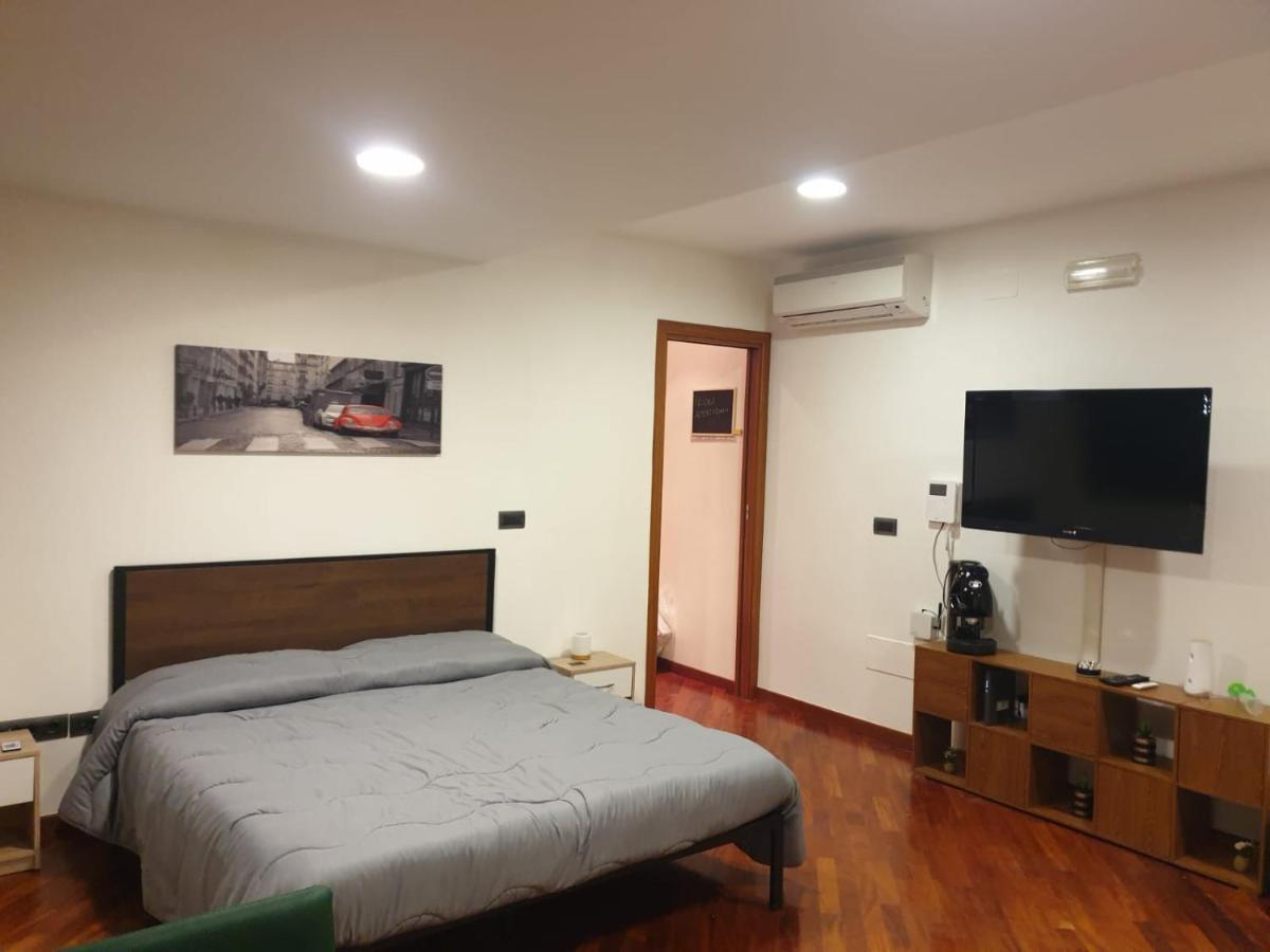 La Grotta Stazione Villa Salerno Buitenkant foto